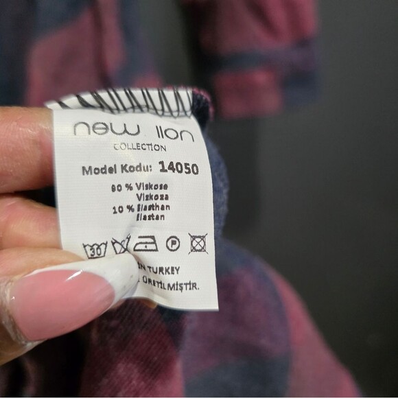 New Lion Collection Maxi Plaid Dress Fuzzy Burgundy Blue Quarter Button Sz 42 - Picture 8 of 10